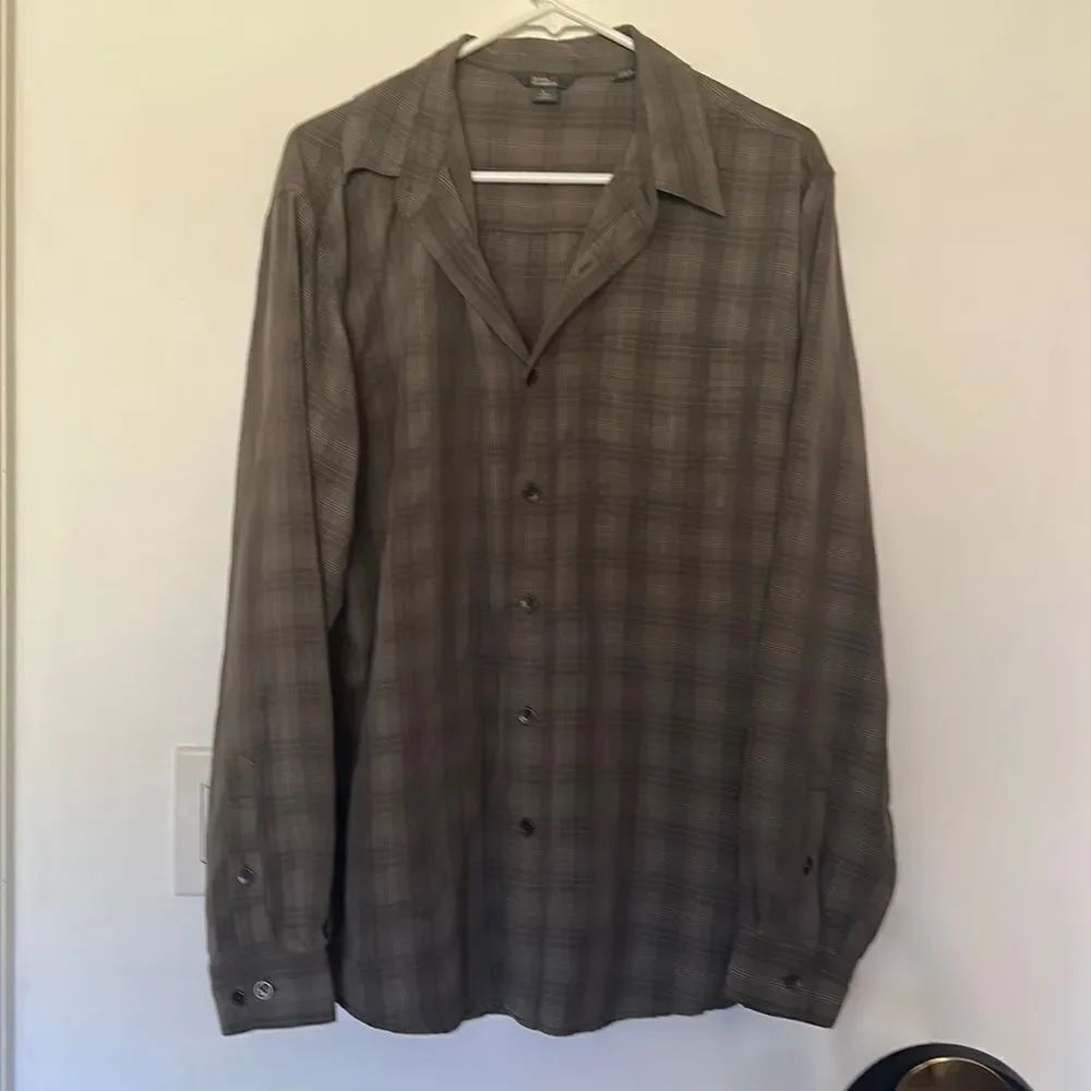 🚨Royal and Robbins Plaid men’s button up